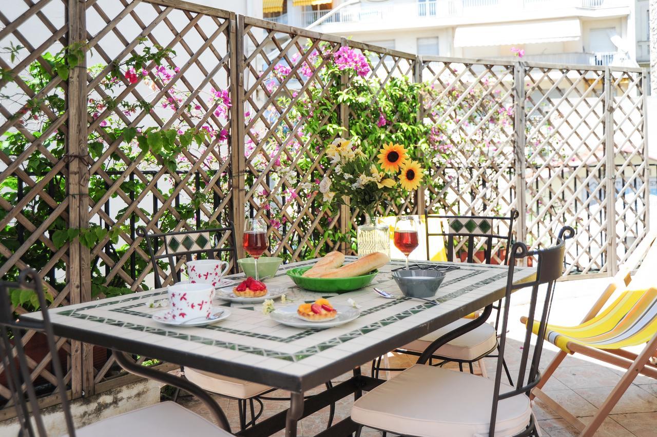 Suite St Genevieve Five Stars Holiday House Ница Екстериор снимка